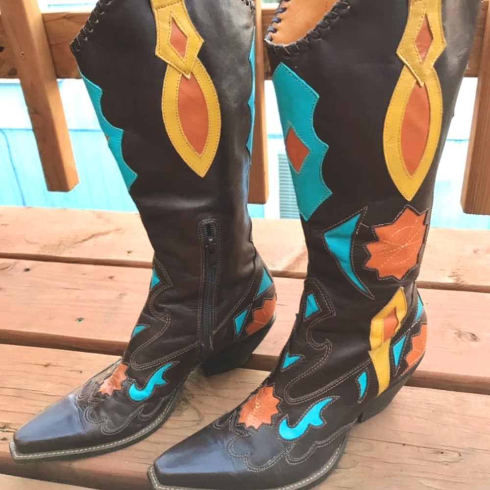 Gorgeous BCBG Cowboy boots